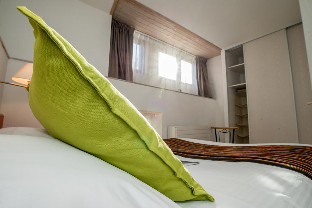 Privilodges Chateau Perrin Grenoble Eksteriør billede
