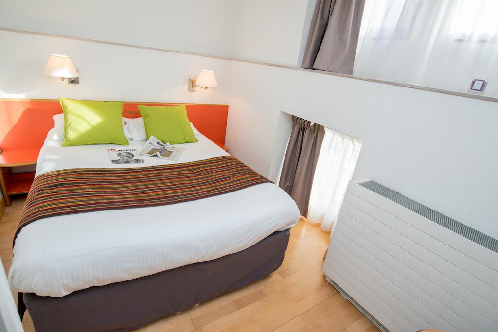 Privilodges Chateau Perrin Grenoble Eksteriør billede
