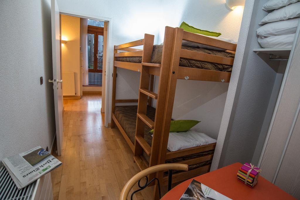 Privilodges Chateau Perrin Grenoble Eksteriør billede