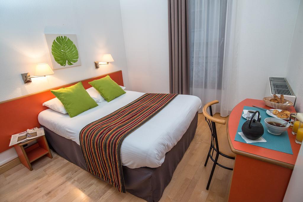 Privilodges Chateau Perrin Grenoble Eksteriør billede