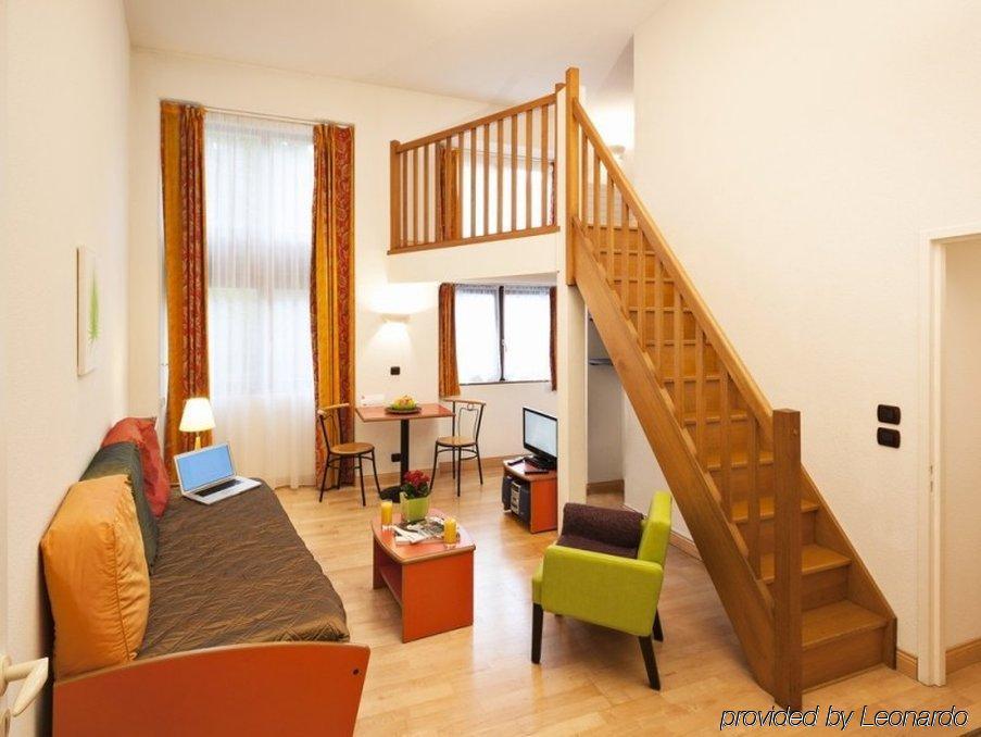 Privilodges Chateau Perrin Grenoble Værelse billede